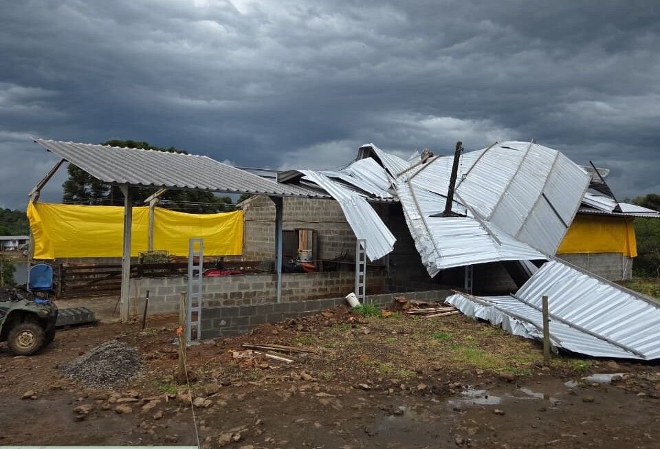 Granizo e vendaval afetam mais de 1 mil pessoas na região do Alto Irani