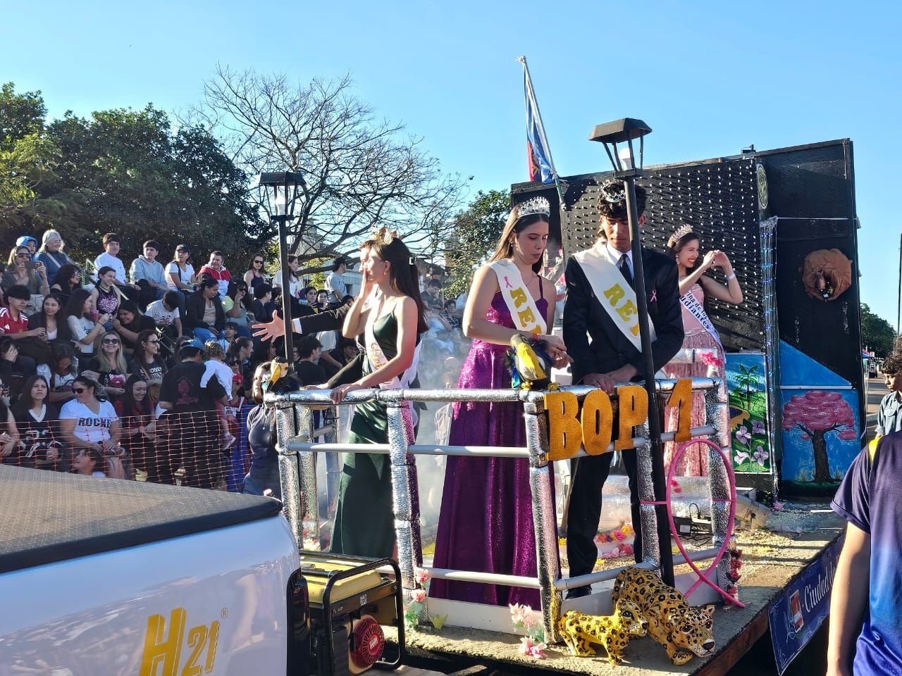Estudiantina 2026 em Posadas reúne milhares em desfile de música e dança