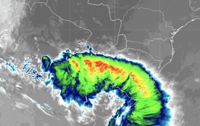 Oeste de SC enfrenta temporais com previsão de até 300 mm de chuva até 17 de outubro