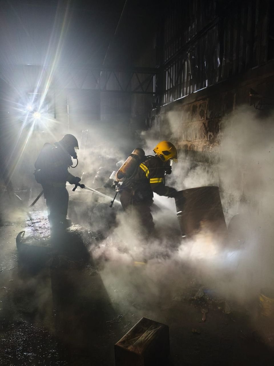 Incêndio em oficina mecânica em Cunha Porã é controlado em 10 minutos