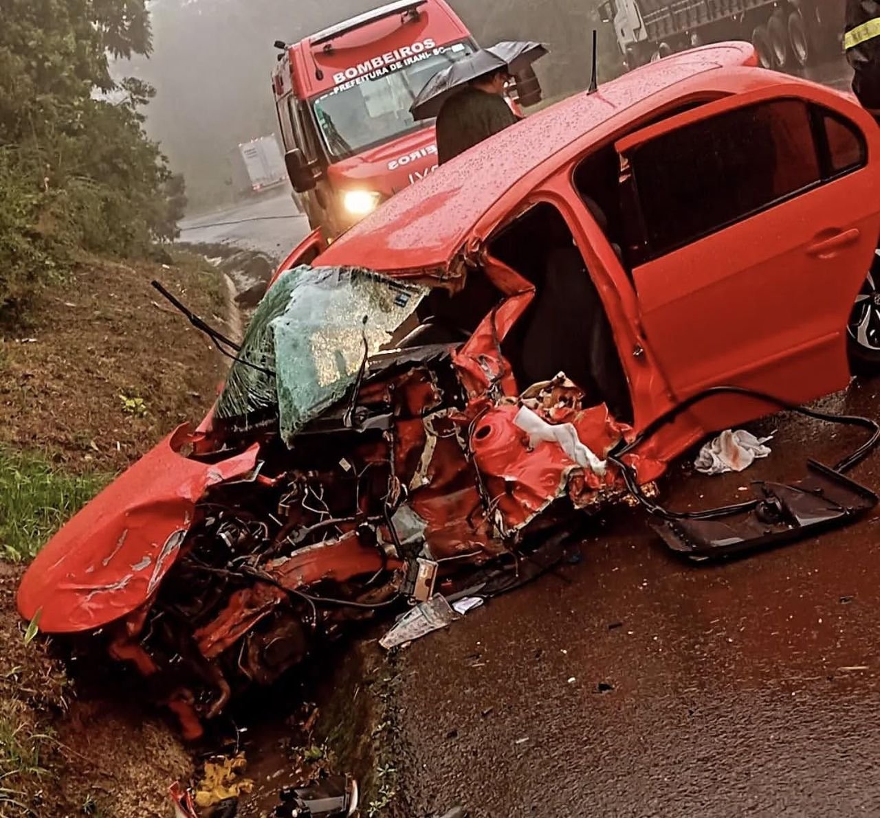 Dois acidentes na BR-153 em Irani deixam feridos e mobilizam bombeiros