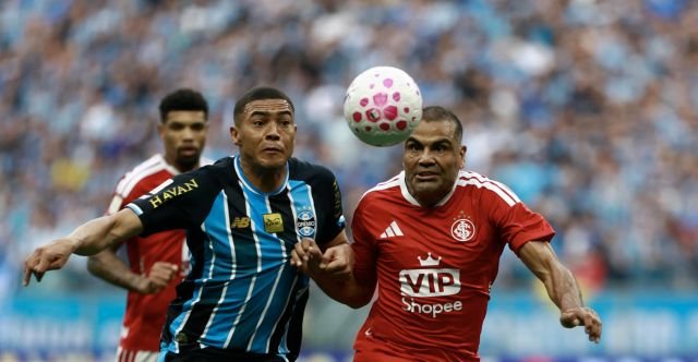 Gre-Nal 455 termina em empate e mantém Grêmio e Inter na zona de rebaixamento