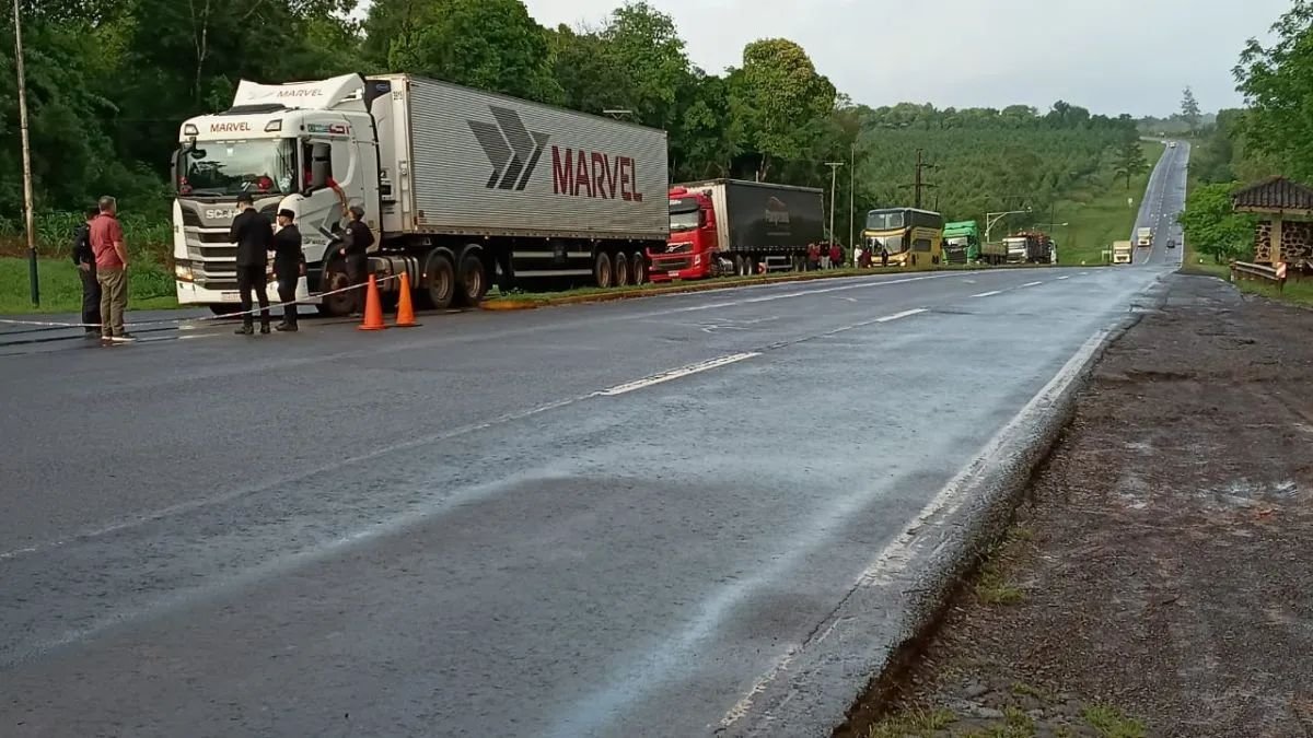 Cortes em arroyos de Montecarlo isolam localidades e afetam a indústria madeireira