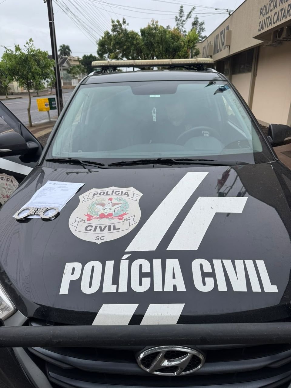 Polícia Civil prende mulher em Cunha Porã durante operação contra fraudes eletrônicas