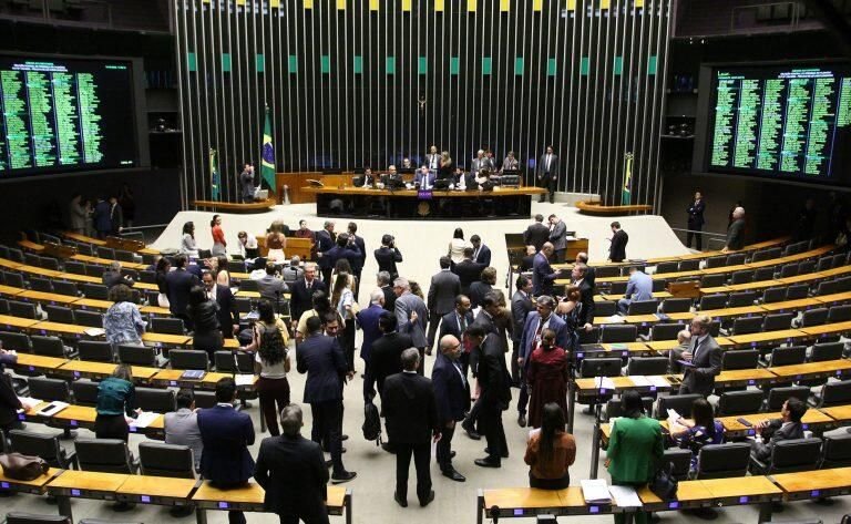 Senado e Câmara aprovam aumento do teto do MEI para R$ 140 mil e perdão de dívidas