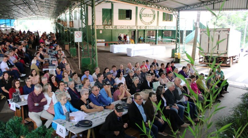 Tunápolis celebra festa dos idosos com integração e confraternização