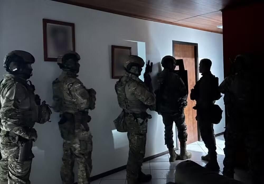 BOPE resgata menina de 4 anos mantida refém pelo pai em Barra Velha