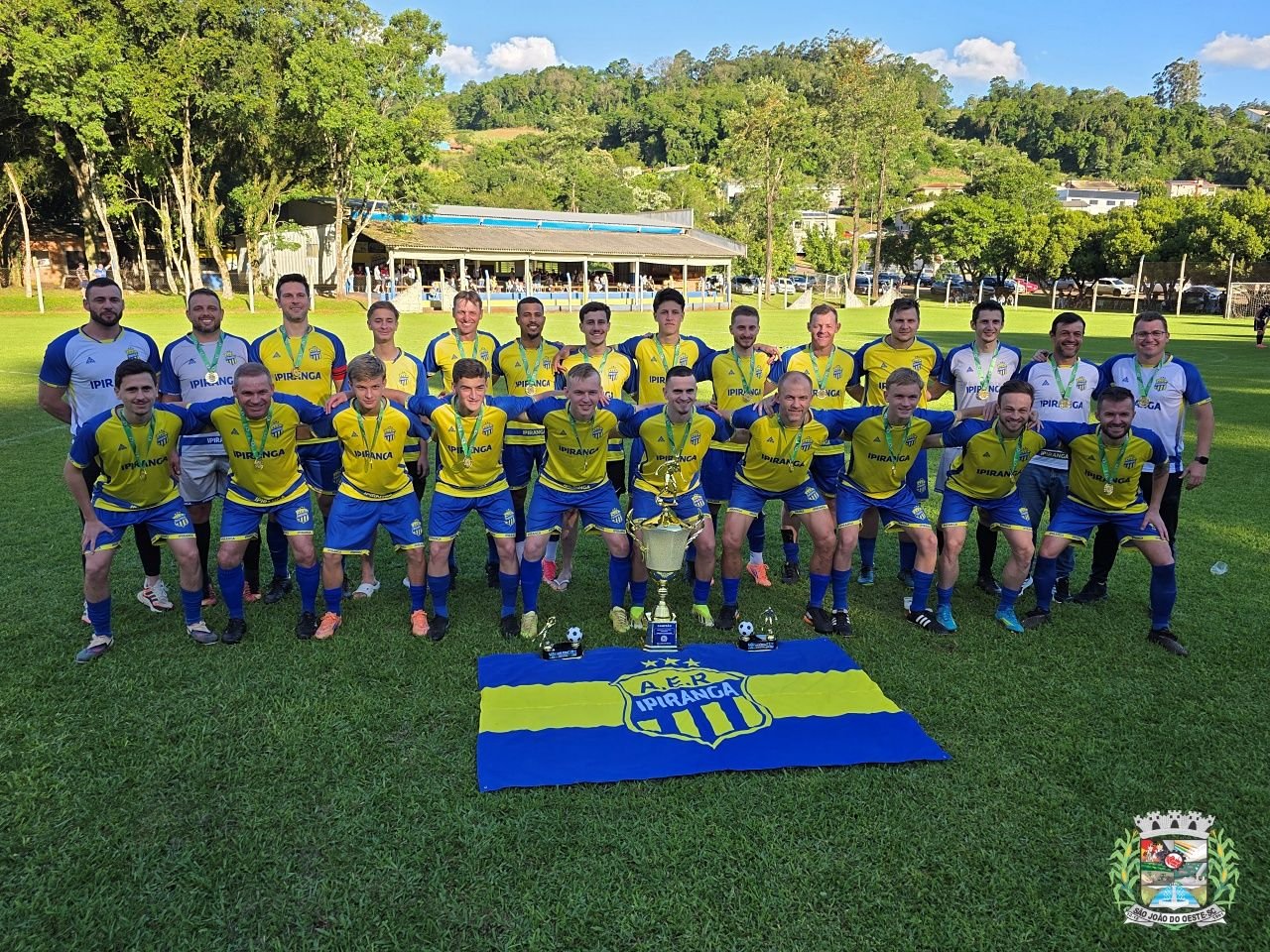 Ipiranga é campeão do Municipal de Futebol de Campo em São João do Oeste com duas taças