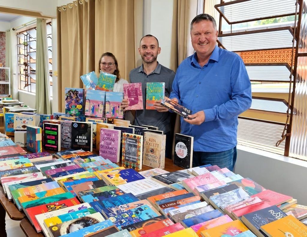 Biblioteca de São João do Oeste amplia acervo com 223 novas obras literárias