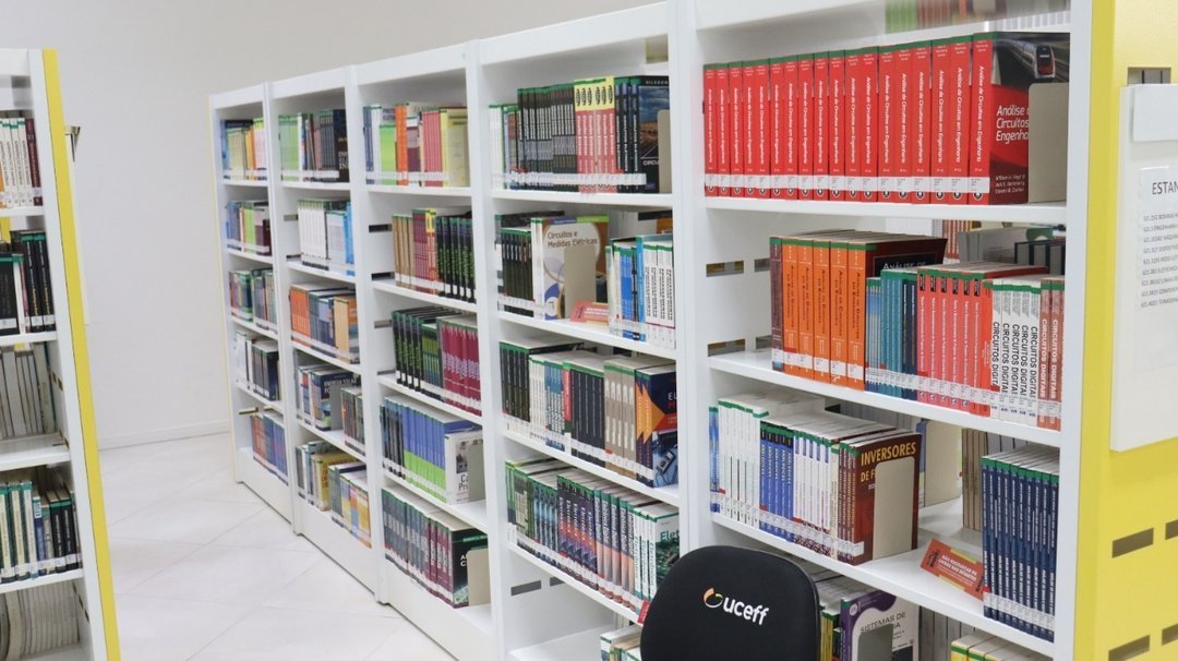 Dia Nacional do Livro: biblioteca da UCEFF amplia o acesso ao conhecimento e incentiva a leitura
